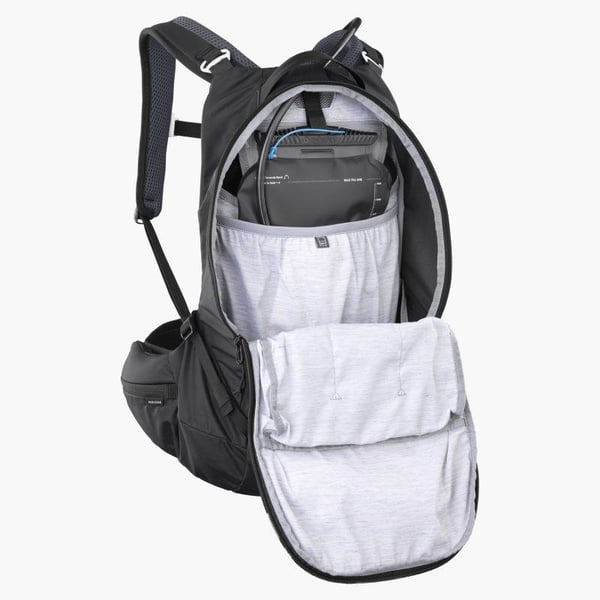EVOC Trail Pro 16 pyöräilyreppu L/XL