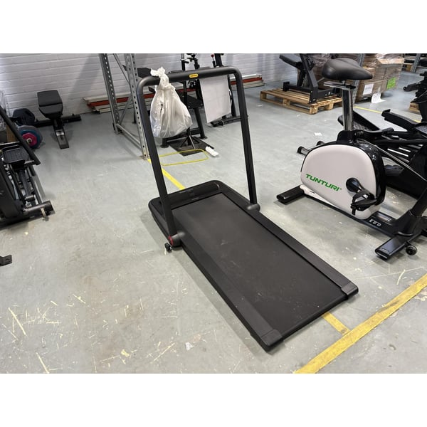 **OUTLET** Flow Fitness Runner DTM200i juoksumatto 1