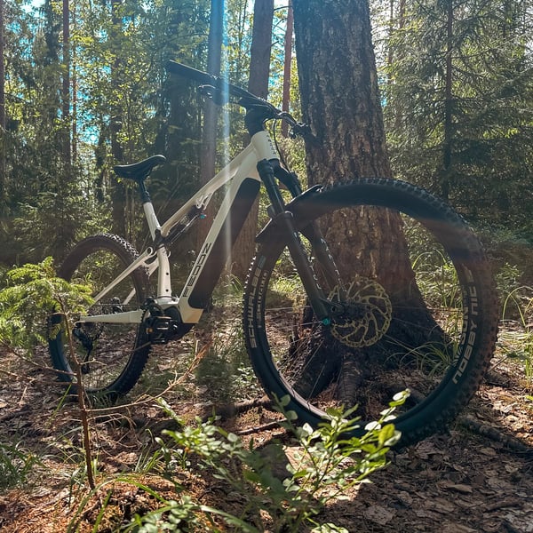 FEDDZ PF-1 Täysjousto Sähkömaastopyörä, valkoinen (630 Wh tehoakku) 2