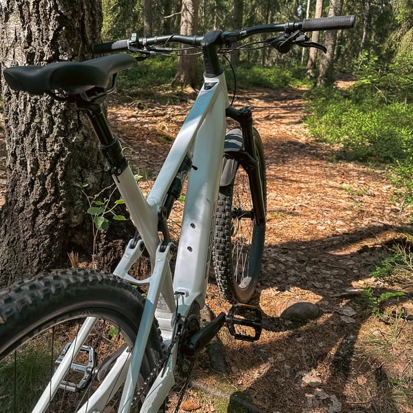 FEDDZ PF-1 Täysjousto Sähkömaastopyörä, valkoinen (630 Wh tehoakku) 3